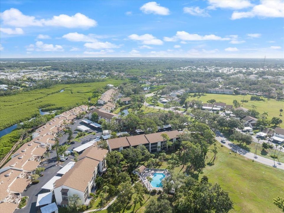 待售: $275,000 (2 贝兹, 2 浴室, 1013 平方英尺)