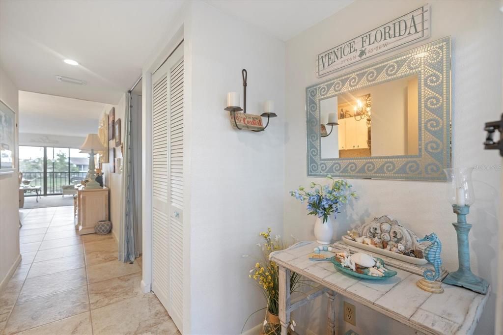 待售: $275,000 (2 贝兹, 2 浴室, 1013 平方英尺)