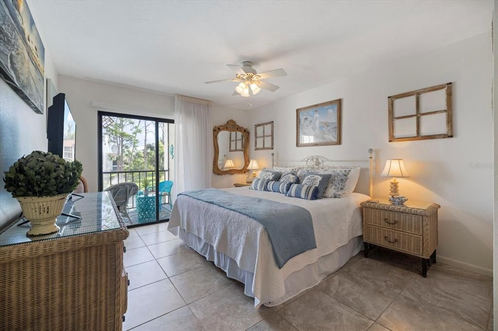 待售: $275,000 (2 贝兹, 2 浴室, 1013 平方英尺)