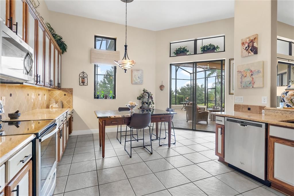 合同活跃: $484,900 (3 贝兹, 2 浴室, 2329 平方英尺)