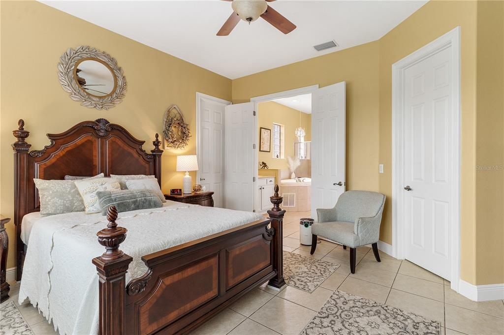 合同活跃: $484,900 (3 贝兹, 2 浴室, 2329 平方英尺)