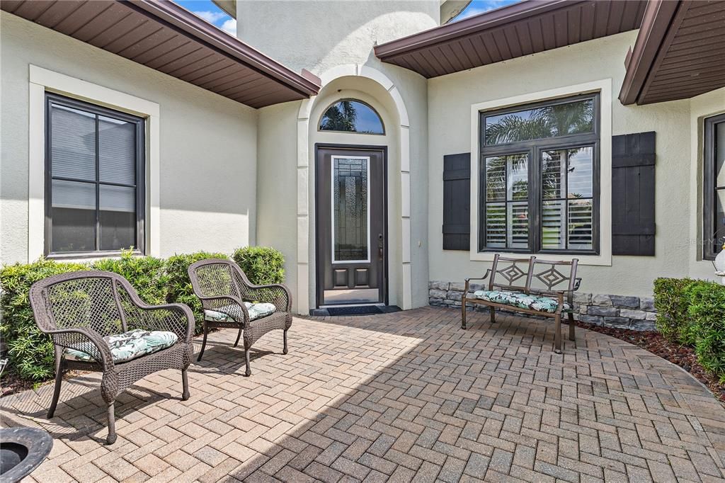 合同活跃: $484,900 (3 贝兹, 2 浴室, 2329 平方英尺)