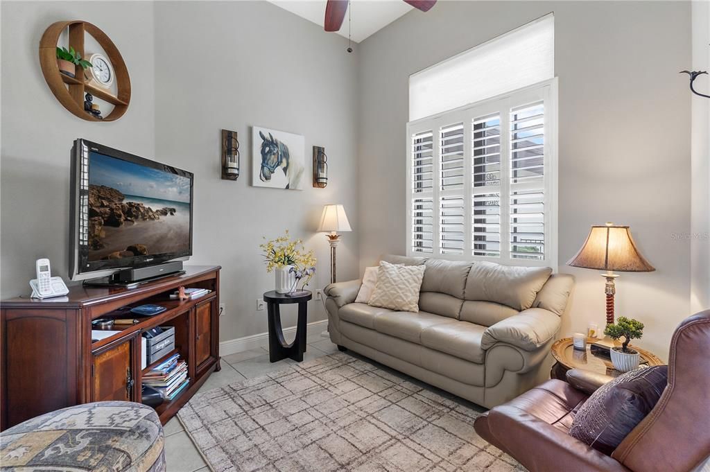 合同活跃: $484,900 (3 贝兹, 2 浴室, 2329 平方英尺)