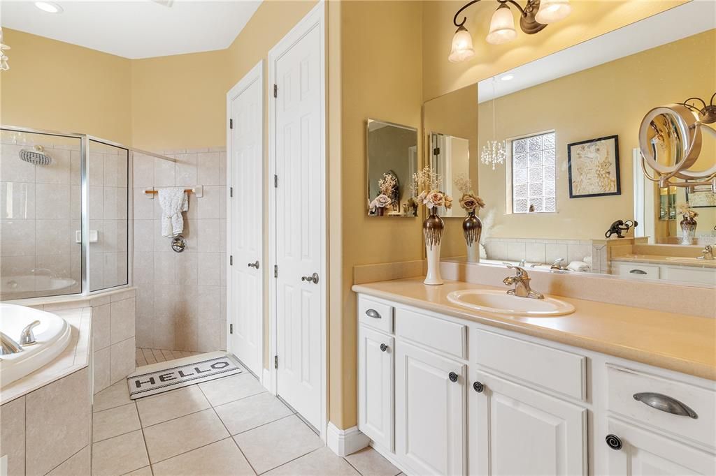 合同活跃: $484,900 (3 贝兹, 2 浴室, 2329 平方英尺)