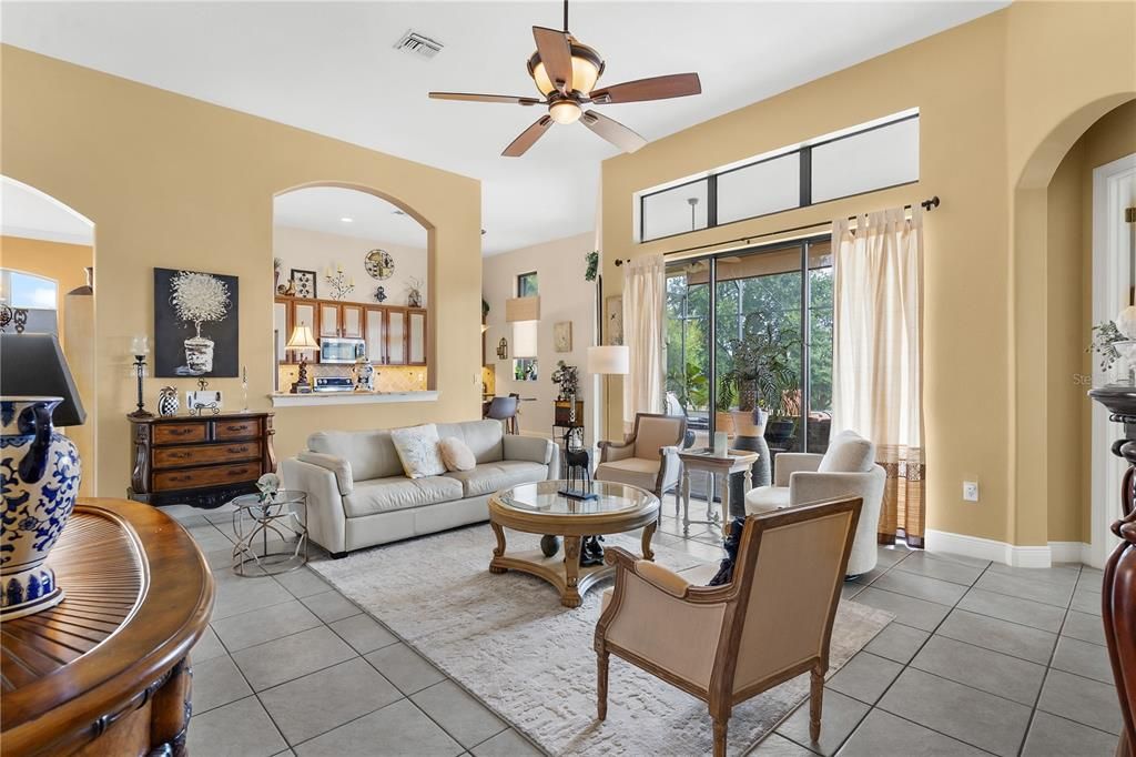 合同活跃: $484,900 (3 贝兹, 2 浴室, 2329 平方英尺)