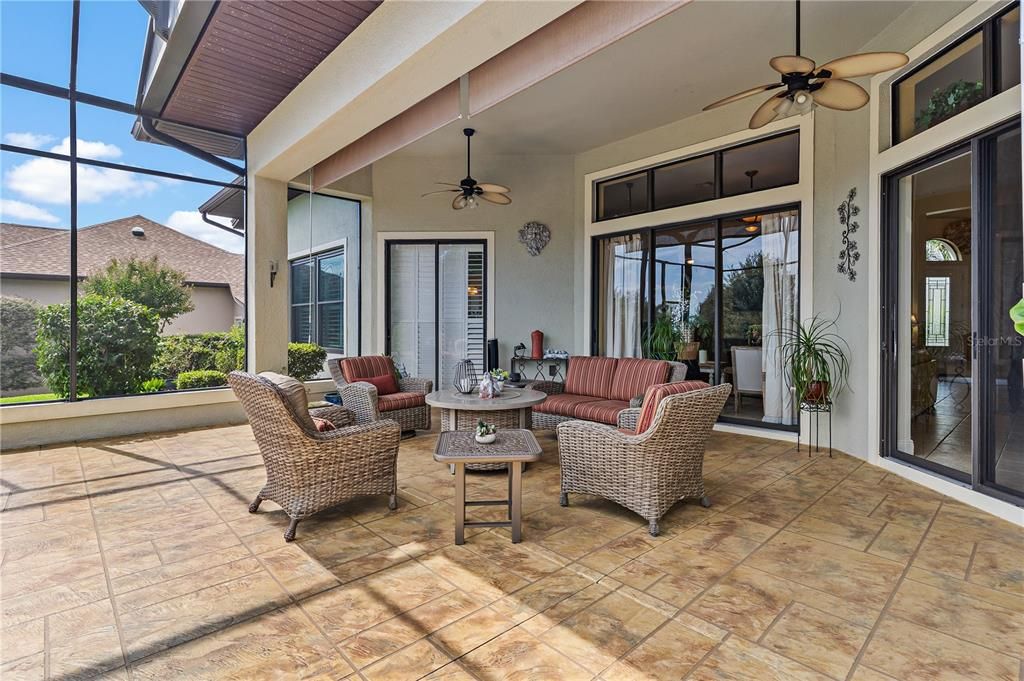 合同活跃: $484,900 (3 贝兹, 2 浴室, 2329 平方英尺)