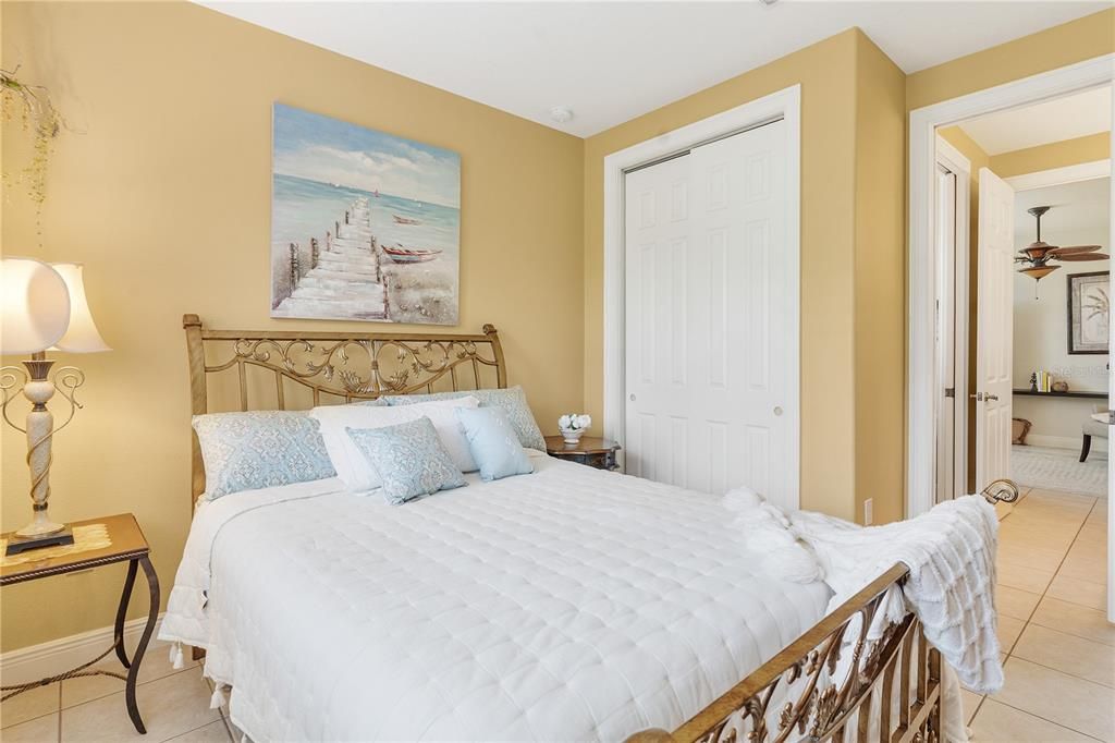 合同活跃: $484,900 (3 贝兹, 2 浴室, 2329 平方英尺)