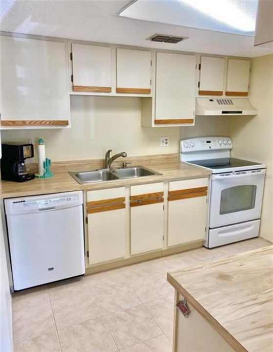 En Renta: $1,600 (2 camas, 2 baños, 915 Pies cuadrados)