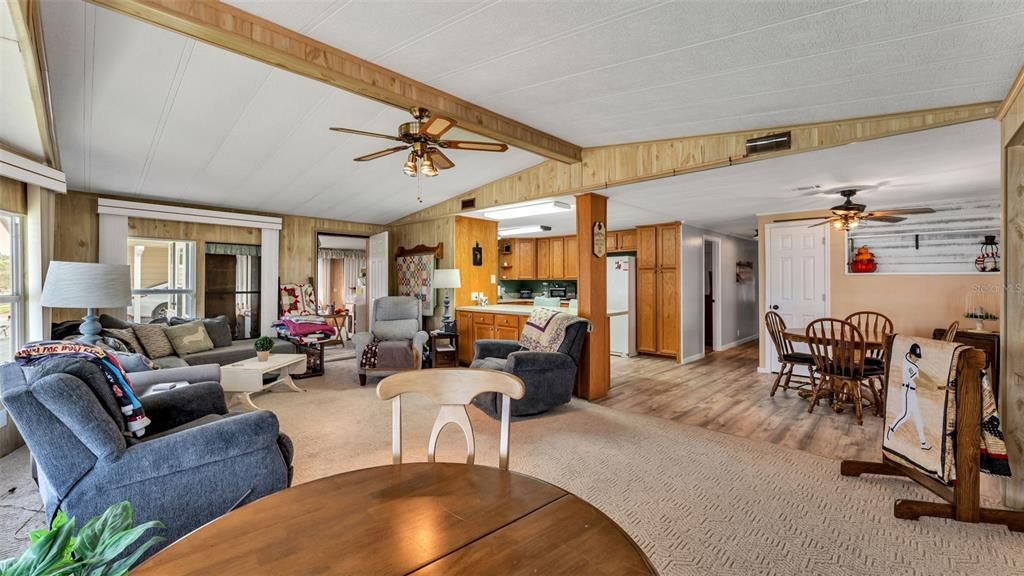 待售: $209,900 (3 贝兹, 2 浴室, 1800 平方英尺)