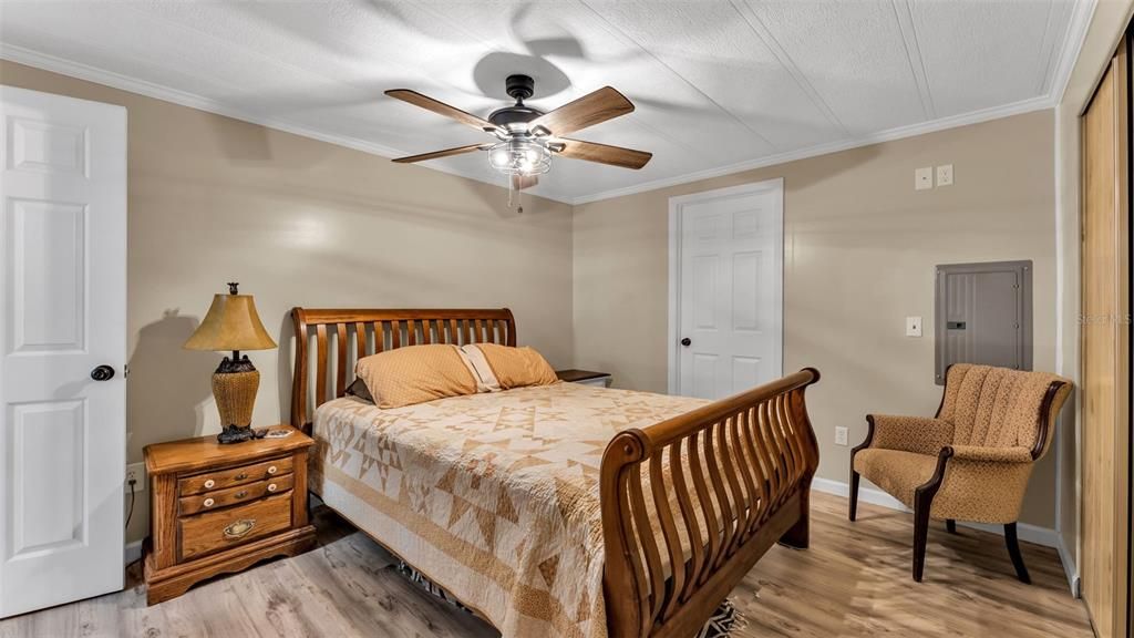 待售: $209,900 (3 贝兹, 2 浴室, 1800 平方英尺)