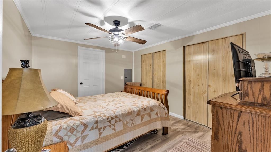 待售: $209,900 (3 贝兹, 2 浴室, 1800 平方英尺)