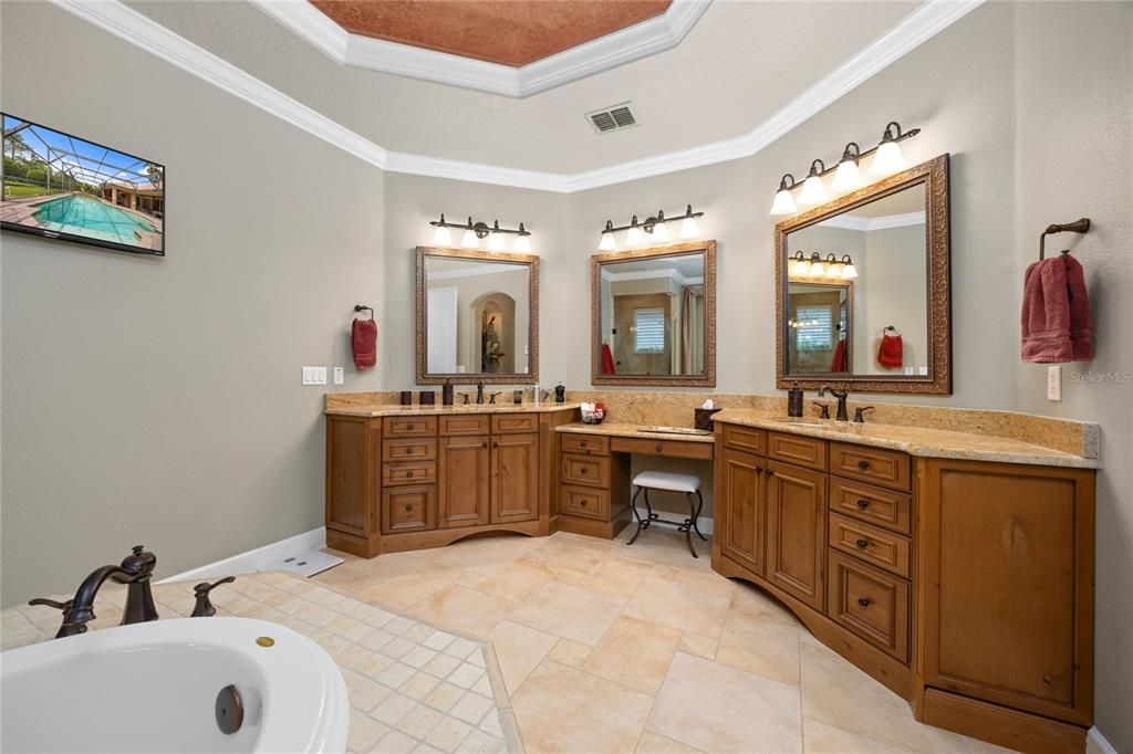 На продажу: $1,325,000 (4 спален, 3 ванн, 4273 Квадратных фут)