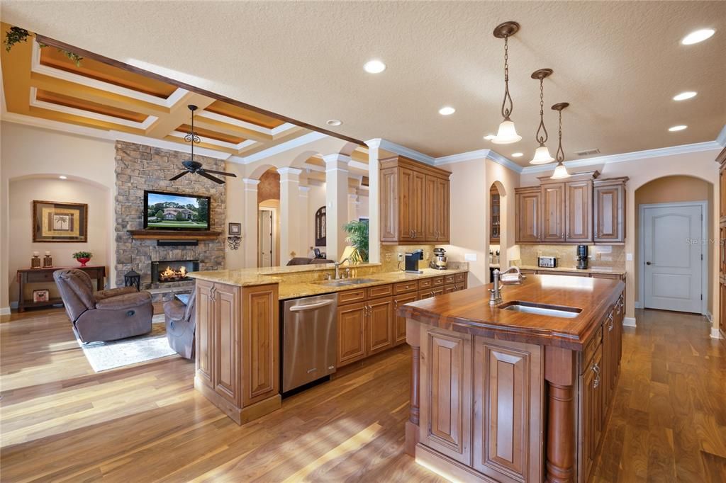 На продажу: $1,325,000 (4 спален, 3 ванн, 4273 Квадратных фут)