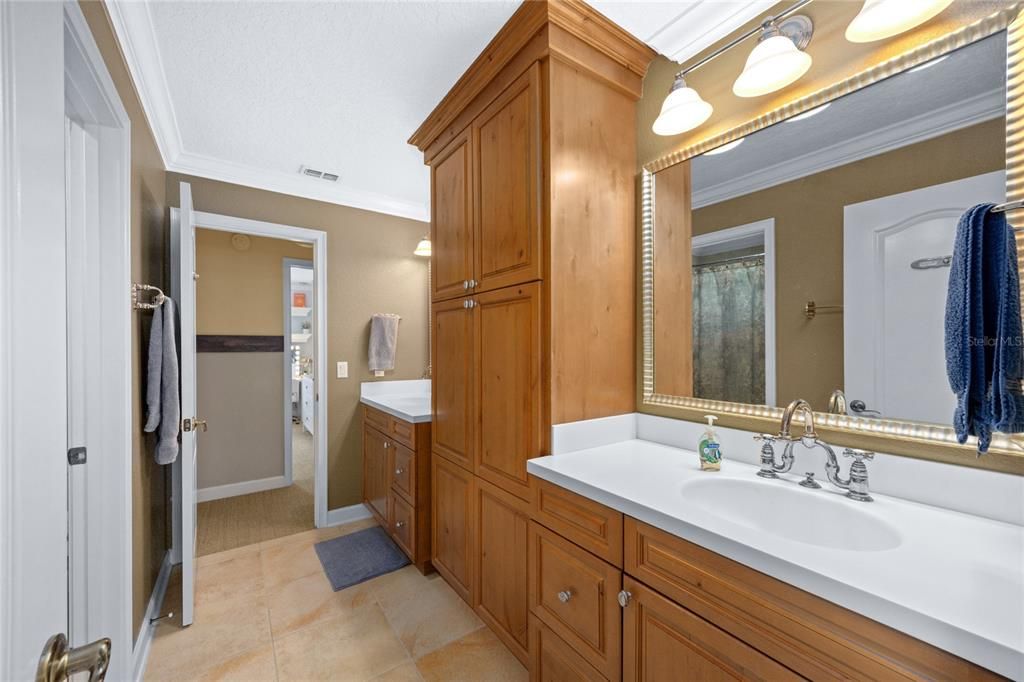 На продажу: $1,325,000 (4 спален, 3 ванн, 4273 Квадратных фут)