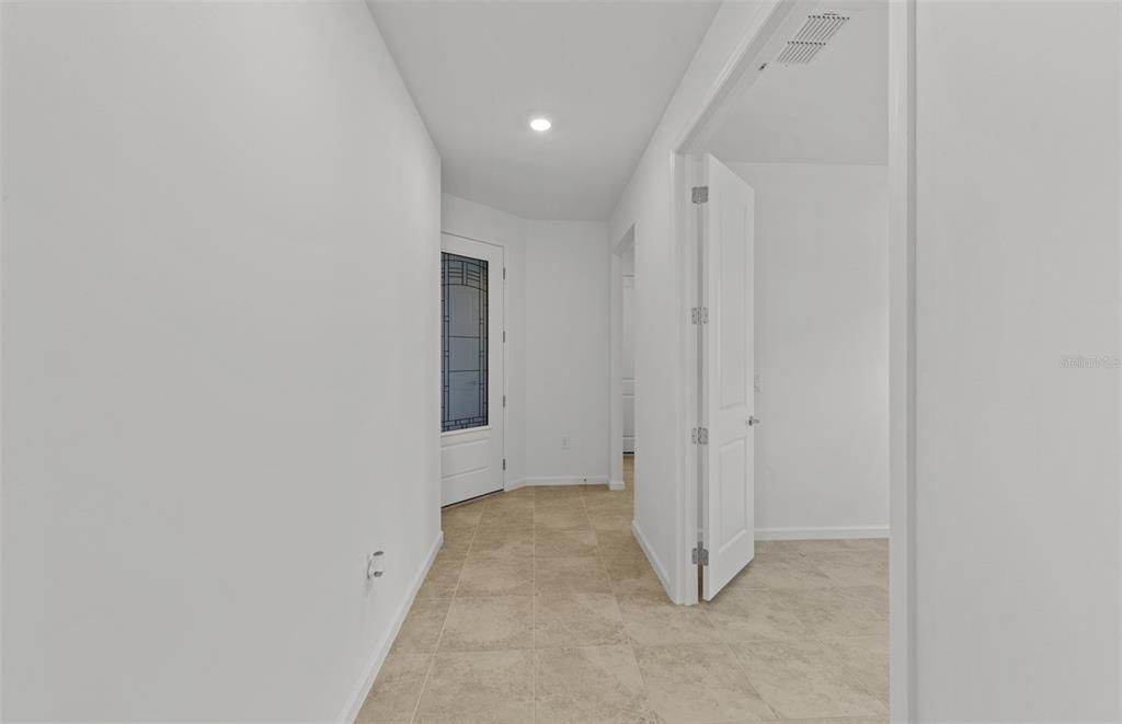 Activo con contrato: $359,620 (2 camas, 2 baños, 1579 Pies cuadrados)