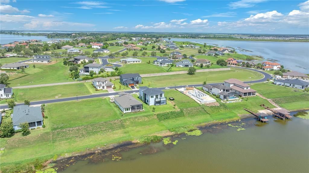 For Sale: $1,297,000 (4 beds, 5 baths, 3526.67 Square Feet)