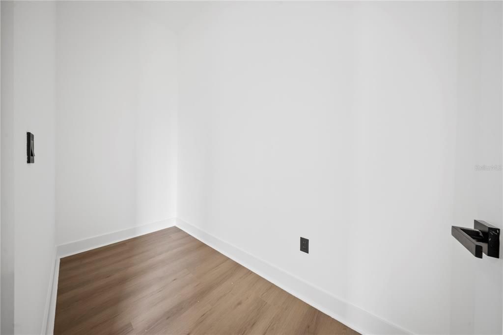 For Sale: $1,297,000 (4 beds, 5 baths, 3526.67 Square Feet)