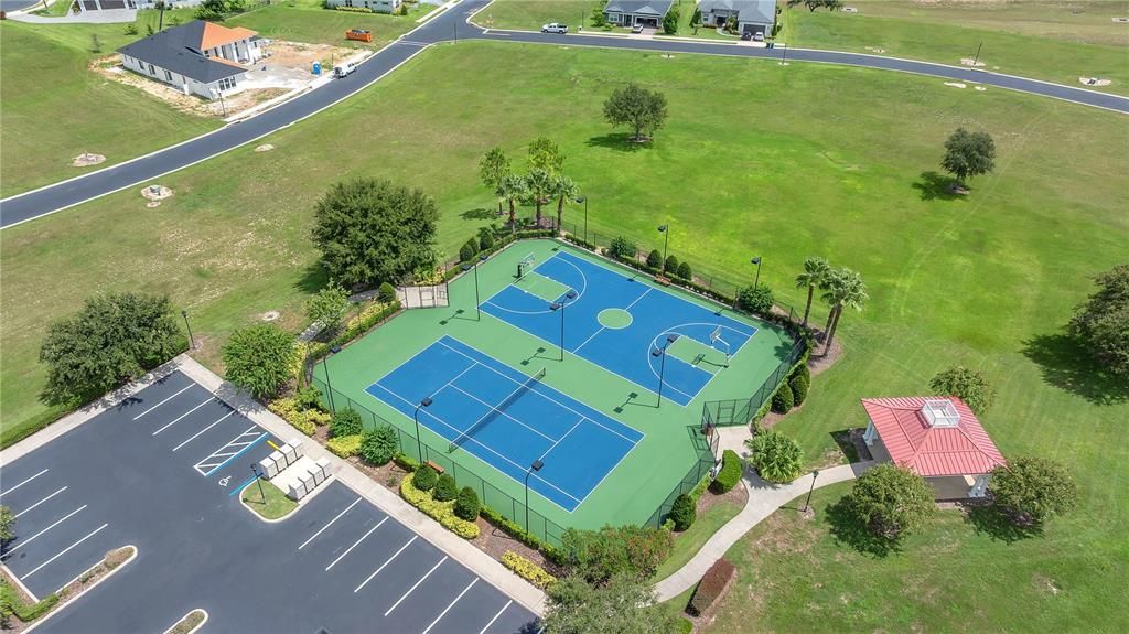 For Sale: $1,297,000 (4 beds, 5 baths, 3526.67 Square Feet)