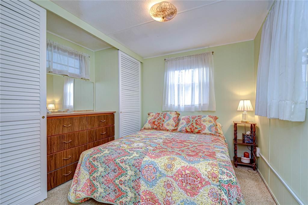 На продажу: $74,900 (3 спален, 1 ванн, 964 Квадратных фут)