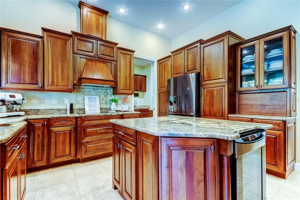 En Venta: $845,000 (3 camas, 3 baños, 3111 Pies cuadrados)