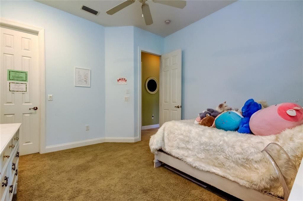 En Venta: $845,000 (3 camas, 3 baños, 3111 Pies cuadrados)