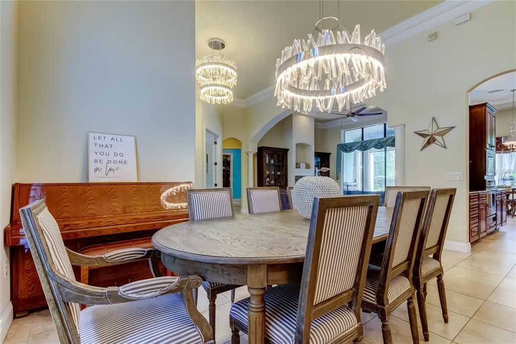 En Venta: $845,000 (3 camas, 3 baños, 3111 Pies cuadrados)