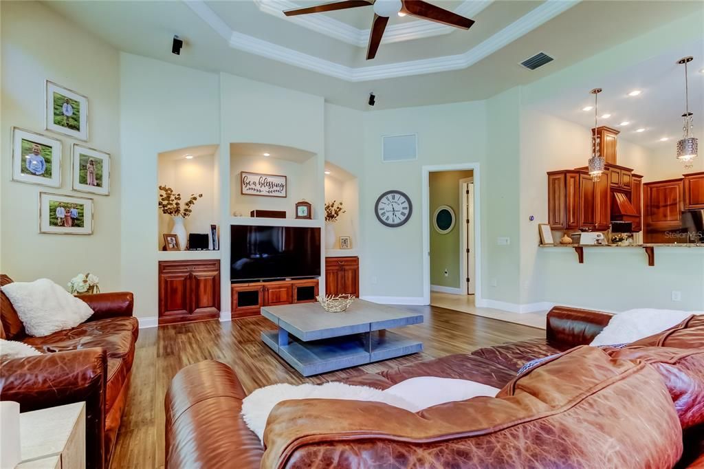 En Venta: $845,000 (3 camas, 3 baños, 3111 Pies cuadrados)