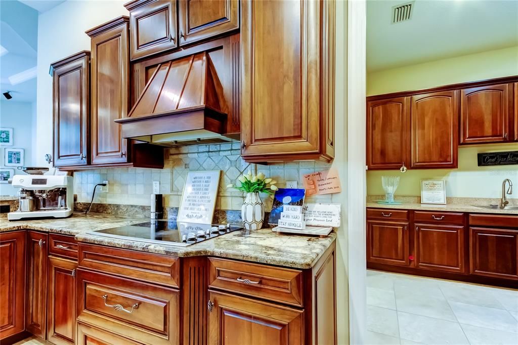 En Venta: $845,000 (3 camas, 3 baños, 3111 Pies cuadrados)