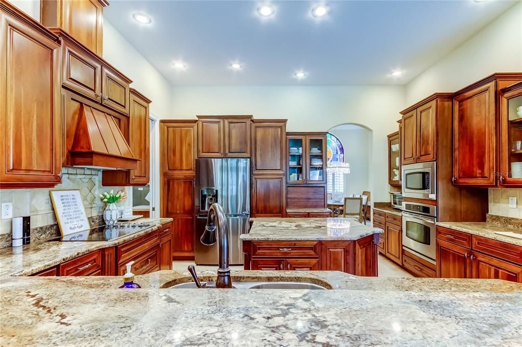 En Venta: $845,000 (3 camas, 3 baños, 3111 Pies cuadrados)