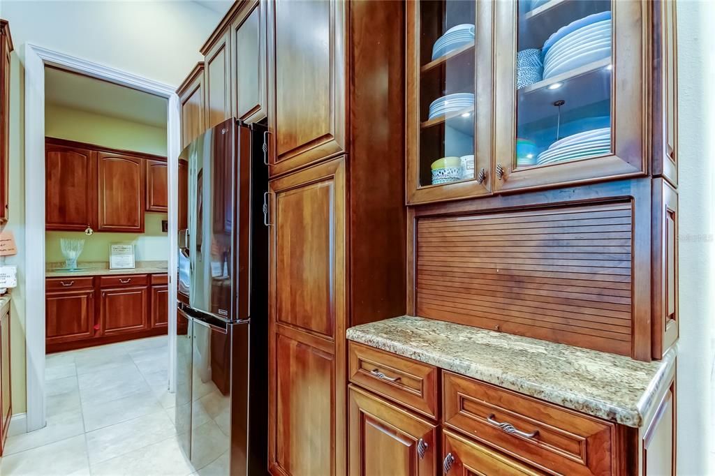 En Venta: $845,000 (3 camas, 3 baños, 3111 Pies cuadrados)