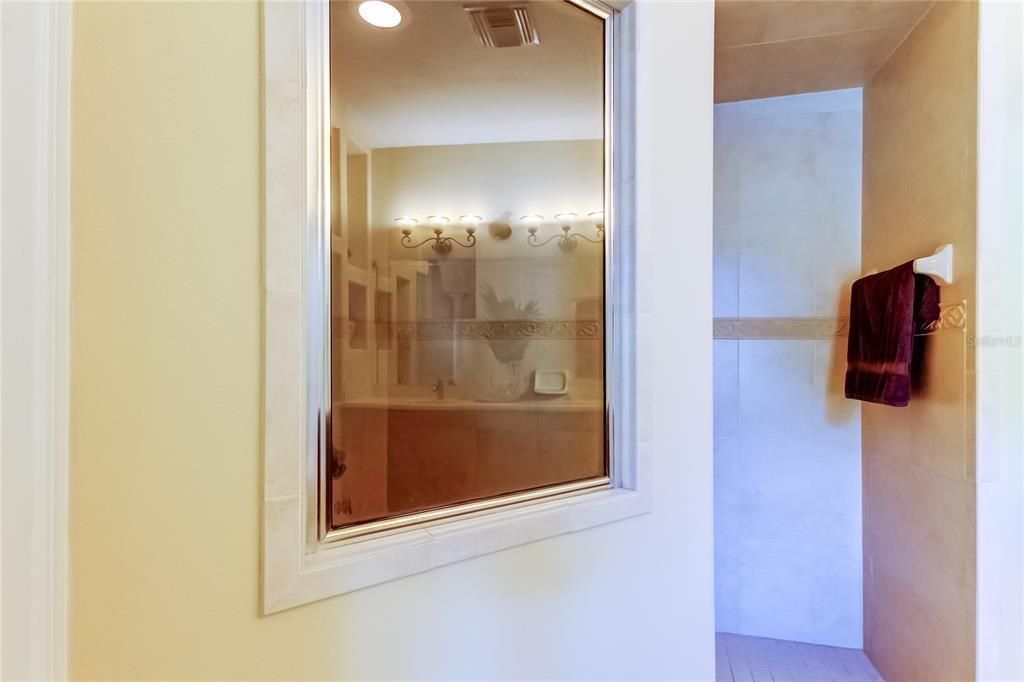 En Venta: $845,000 (3 camas, 3 baños, 3111 Pies cuadrados)