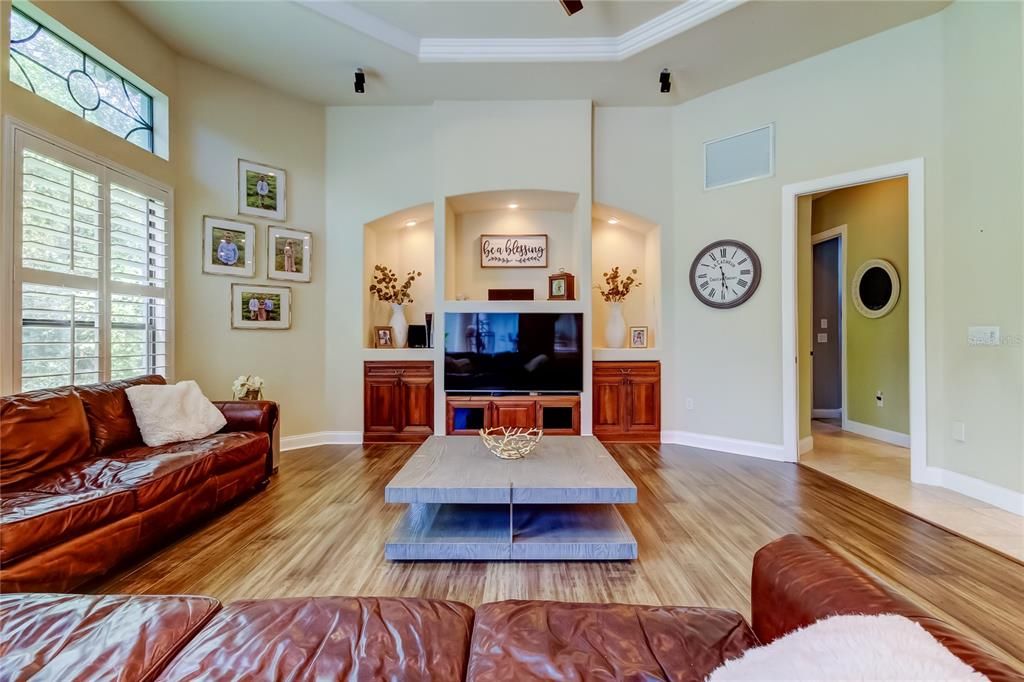 En Venta: $845,000 (3 camas, 3 baños, 3111 Pies cuadrados)