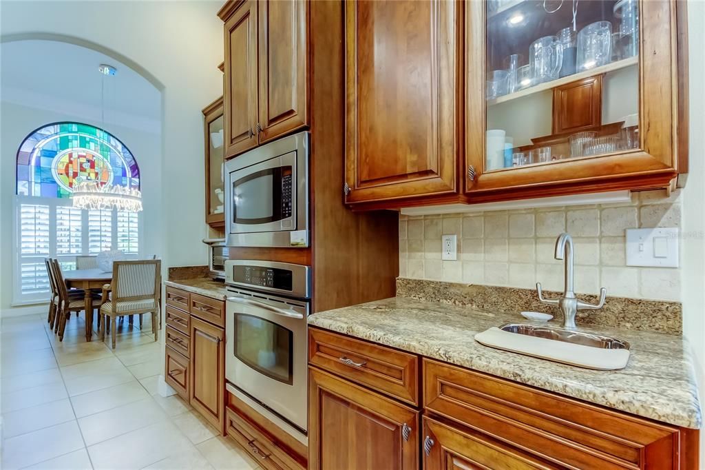 En Venta: $845,000 (3 camas, 3 baños, 3111 Pies cuadrados)