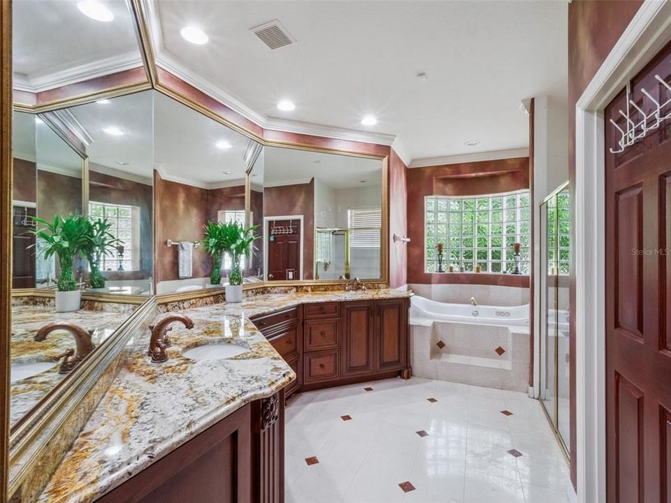 En Venta: $1,000,000 (4 camas, 4 baños, 3603 Pies cuadrados)