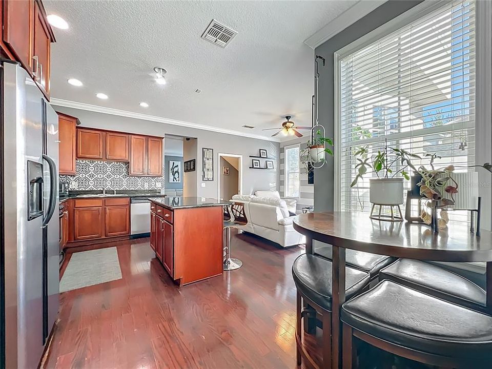 En Venta: $549,900 (3 camas, 2 baños, 1660 Pies cuadrados)