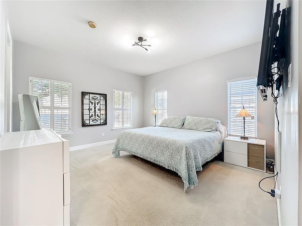 En Venta: $549,900 (3 camas, 2 baños, 1660 Pies cuadrados)