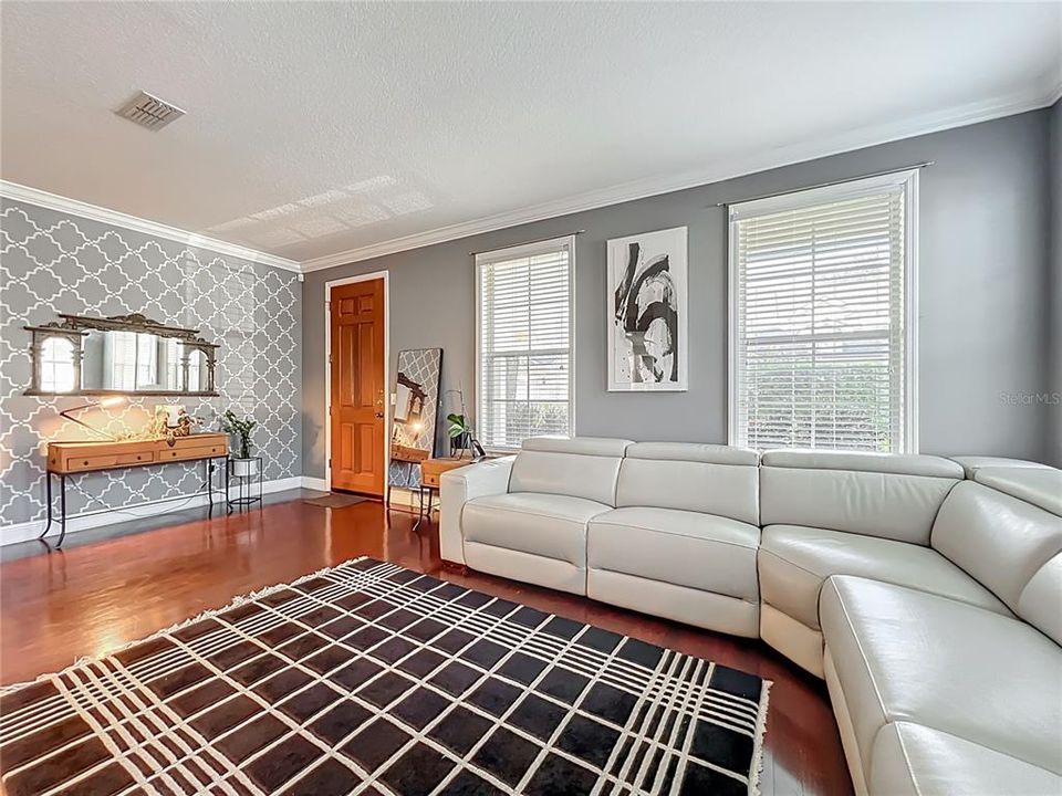 En Venta: $549,900 (3 camas, 2 baños, 1660 Pies cuadrados)