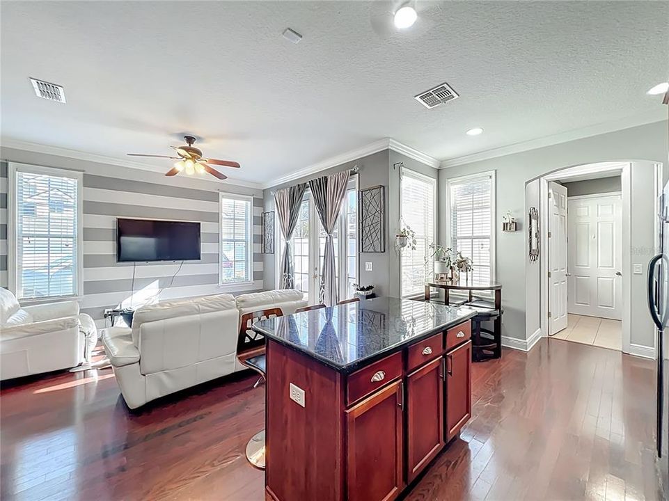 En Venta: $549,900 (3 camas, 2 baños, 1660 Pies cuadrados)