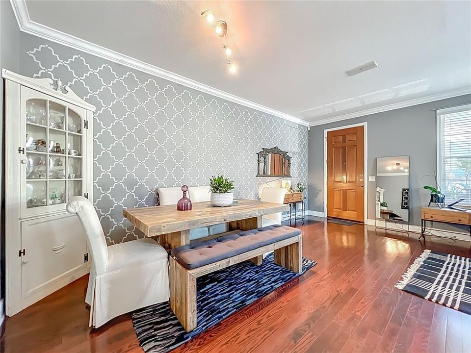 En Venta: $549,900 (3 camas, 2 baños, 1660 Pies cuadrados)