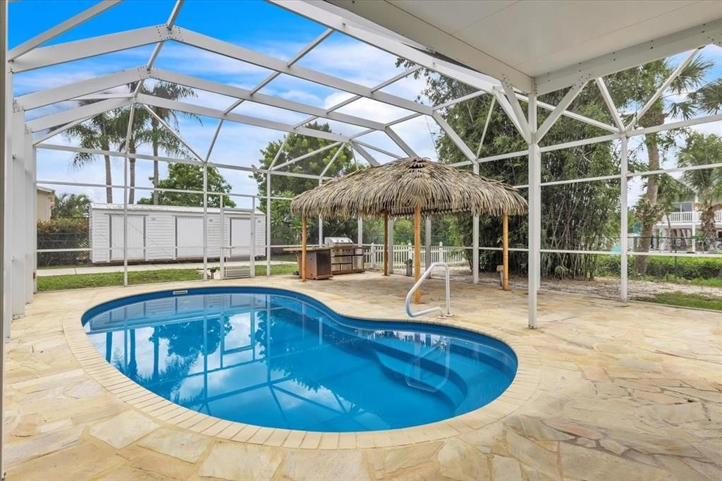 Под контрактом: $315,000 (3 спален, 2 ванн, 1800 Квадратных фут)