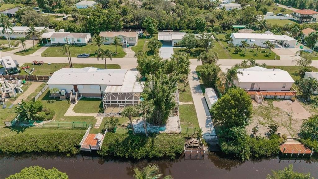 Под контрактом: $315,000 (3 спален, 2 ванн, 1800 Квадратных фут)