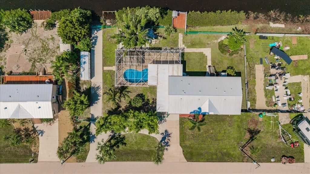 Под контрактом: $315,000 (3 спален, 2 ванн, 1800 Квадратных фут)