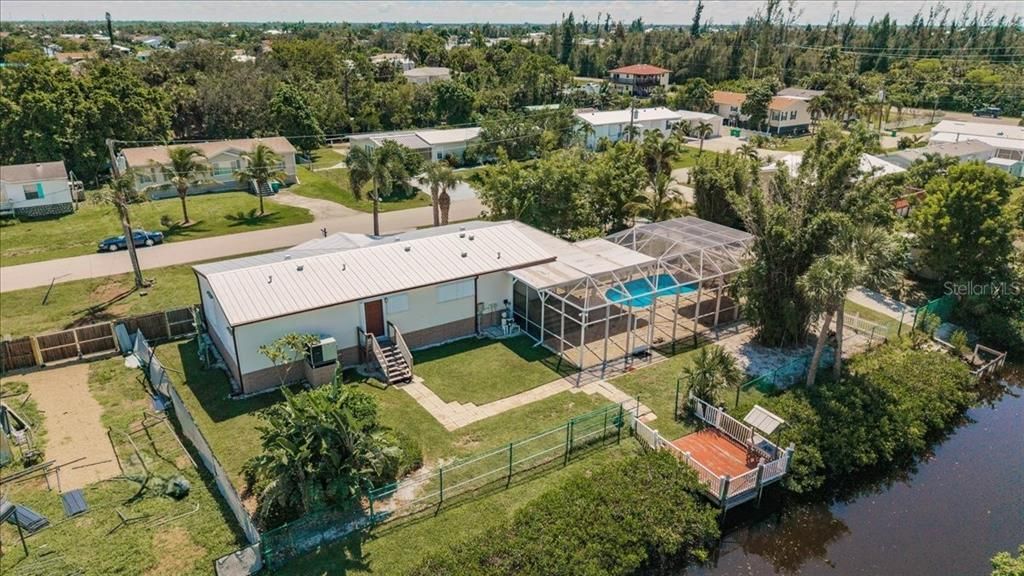 Под контрактом: $315,000 (3 спален, 2 ванн, 1800 Квадратных фут)