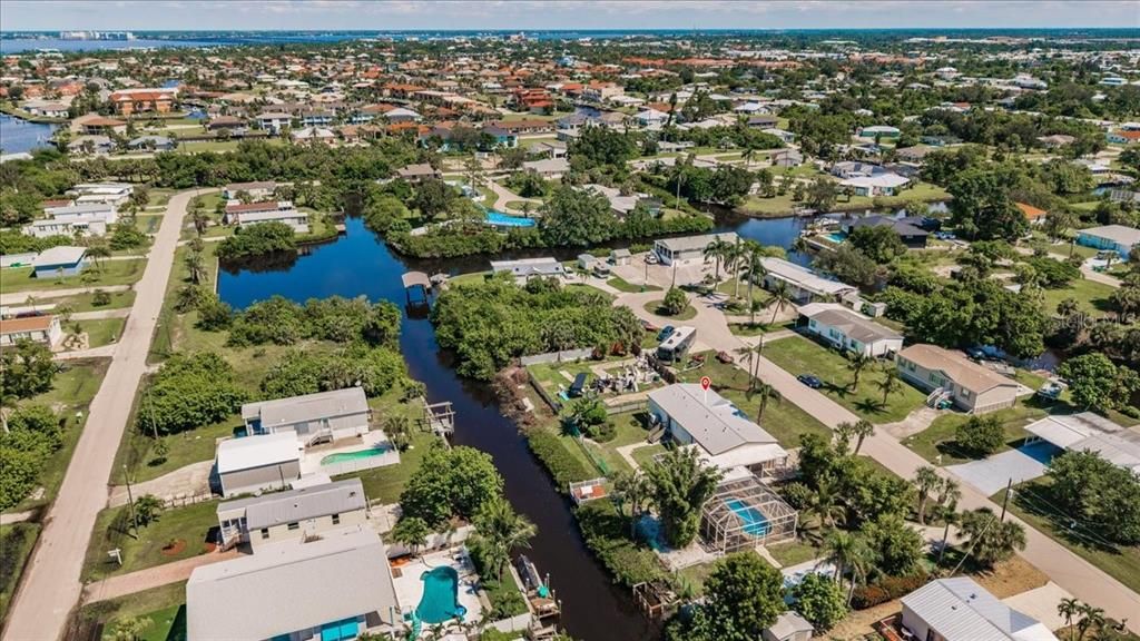 Под контрактом: $315,000 (3 спален, 2 ванн, 1800 Квадратных фут)