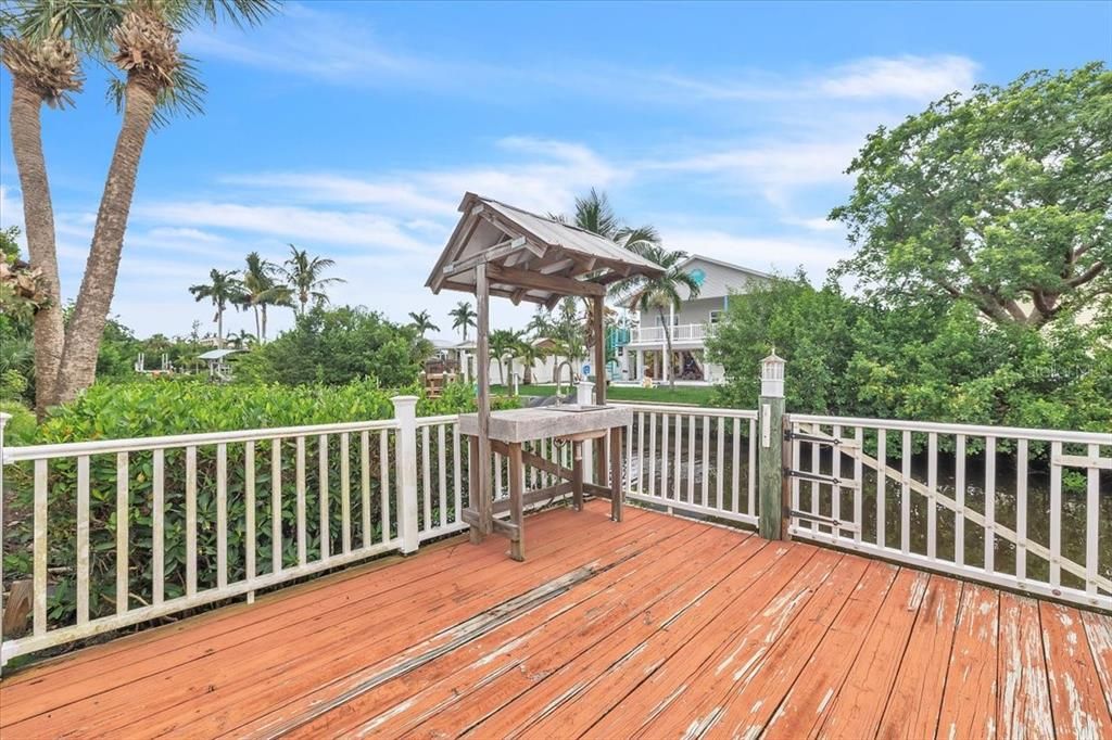 Под контрактом: $315,000 (3 спален, 2 ванн, 1800 Квадратных фут)