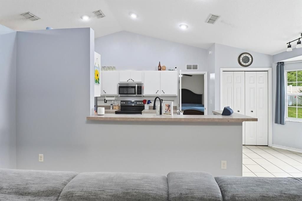 Active With Contract: $242,500 (3 beds, 2 baths, 1435 Square Feet)