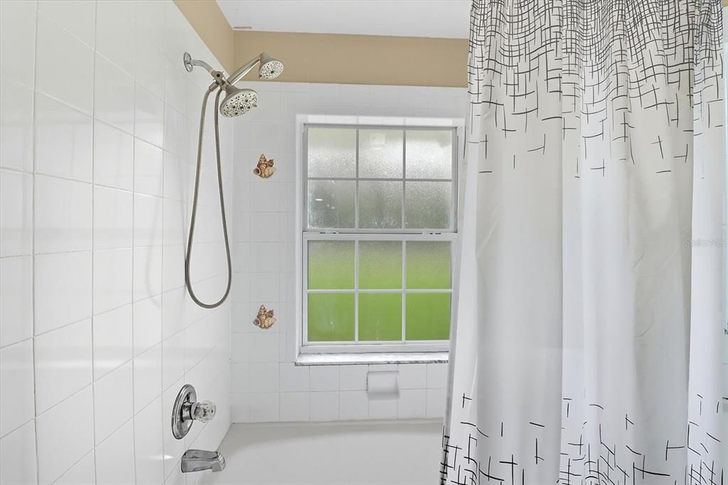 Active With Contract: $242,500 (3 beds, 2 baths, 1435 Square Feet)