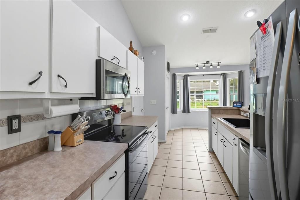 Active With Contract: $242,500 (3 beds, 2 baths, 1435 Square Feet)