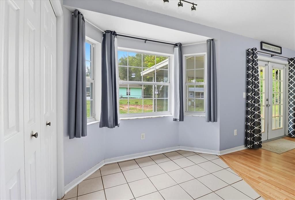 Active With Contract: $242,500 (3 beds, 2 baths, 1435 Square Feet)