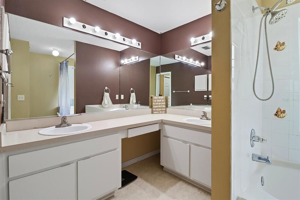 Active With Contract: $242,500 (3 beds, 2 baths, 1435 Square Feet)